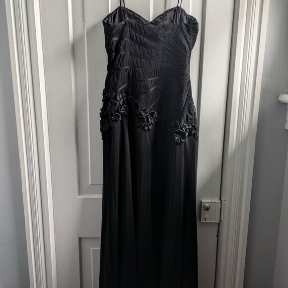 JS Collection Gown - Picture 7 of 10